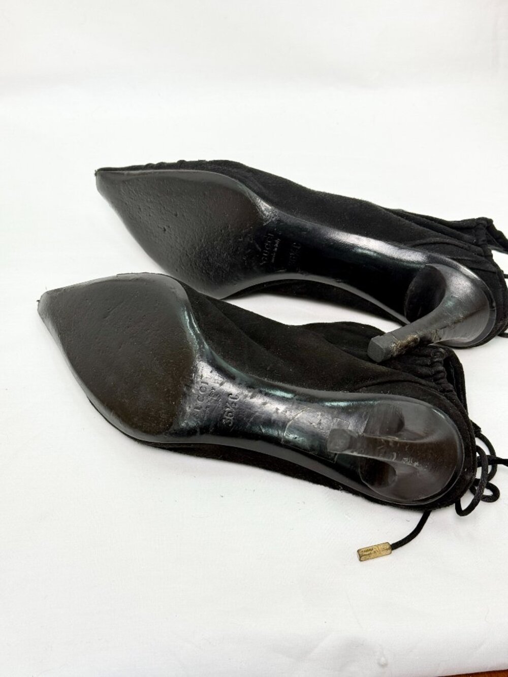 Gucci by Tom Ford 2004 Vintage Black Suede Ruched Ankle Heels – EU 36.5C - Picture 5 of 8